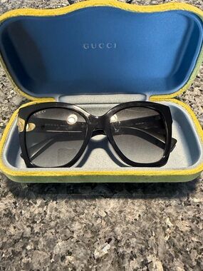 Gucci Women's Black Oversized Sunglasses with Gradient Lenses